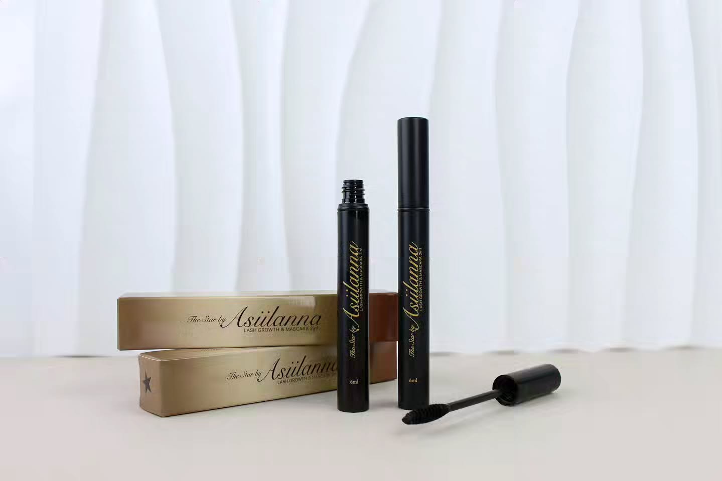 New innovational mascara that has only good ingredients - nontoxic. Mascara with plant extracts, peptides & hyaluronic acid to moisture your lashes. Lashes feel very light and soft. Weatherproof and doesn't flake under lashes. Longlasting classy and natural look without clumps. Mascara that supports lash growth during continously usage or holds the lash length after eyelash serum treatment.
Remove mascara with warm water, no makeup remover needed. Travel light! No panda eyes when removing mascara. Therefore, no redness or irritation. For sensitive eyes.
For faster and more effective results, use it together with Lashes by Asiilanna natural premium eyelash growth serum. 🌿
#mascaraserum2in1 #lashgrowthandmascara2in1 #mascara #naturalmascara #plantextracts #plantpower #ancientwisdom #lashesbyasiilanna #sensitiveeyes #sensitivemascara