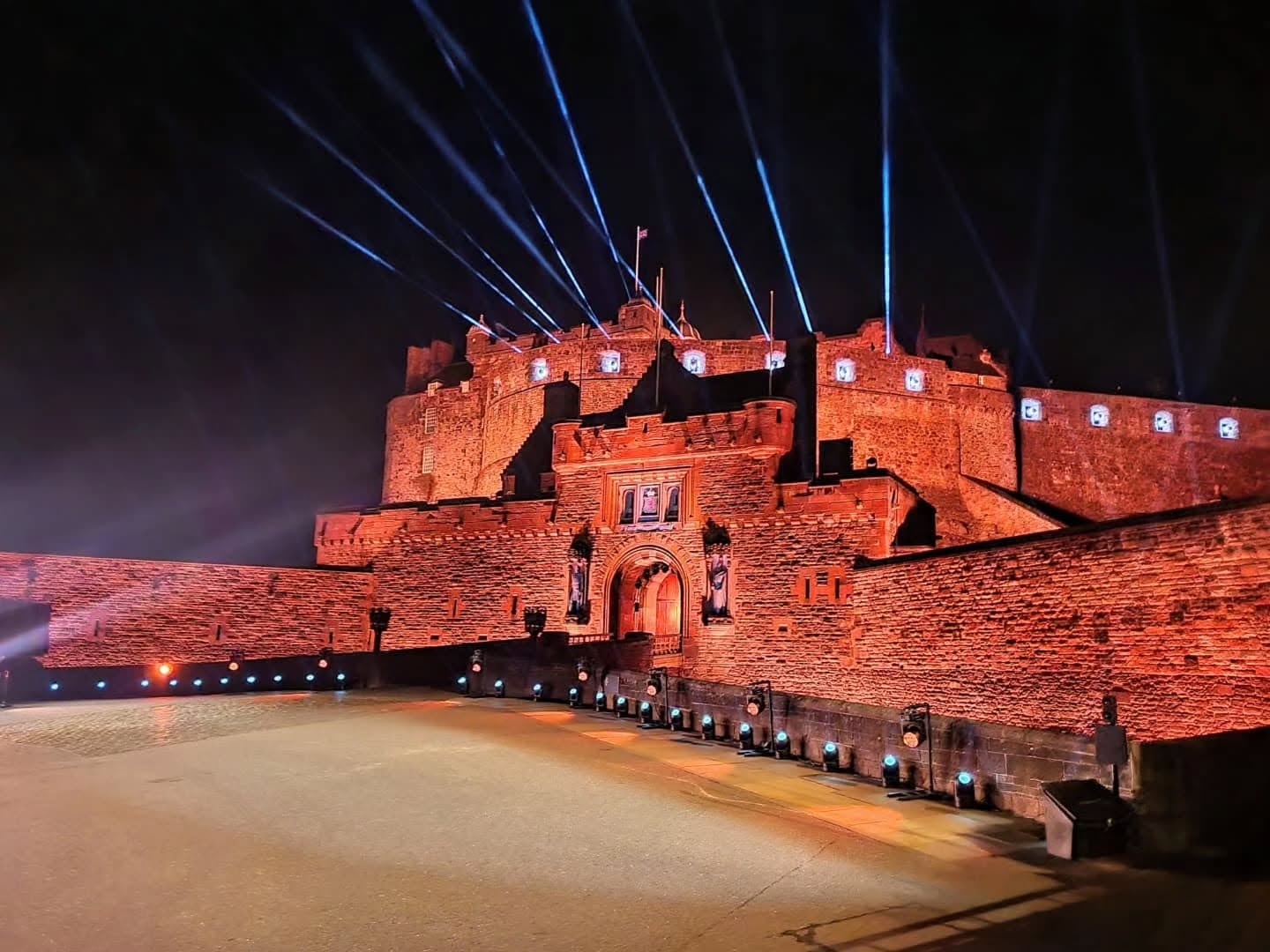 Thinking of visiting Scotland? Expect jaw-dropping landscapes, historic castles, and weather that keeps you on your toes. Read our latest blog post for tips, must-sees, and why you should always pack a rain coat. โ๐ฐ
.
.
.
.
.
#travel #twogirlsgetaway #travelblogger #scotland #scotlandtravel #Edinburgh #iamtb #wearetravelgirls #wonderful_places #sheisnotlost #traveladvisor #gltlove #girlswhotravel #glt