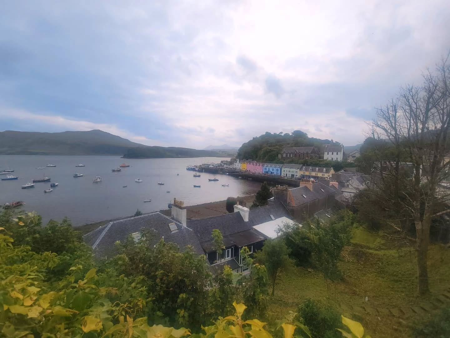 Thinking of visiting Scotland? Expect jaw-dropping landscapes, historic castles, and weather that keeps you on your toes. Read our latest blog post for tips, must-sees, and why you should always pack a rain coat. โ๐ฐ
.
.
.
.
.
#travel #twogirlsgetaway #travelblogger #scotland #scotlandtravel #Edinburgh #iamtb #wearetravelgirls #wonderful_places #sheisnotlost #traveladvisor #gltlove #girlswhotravel #glt