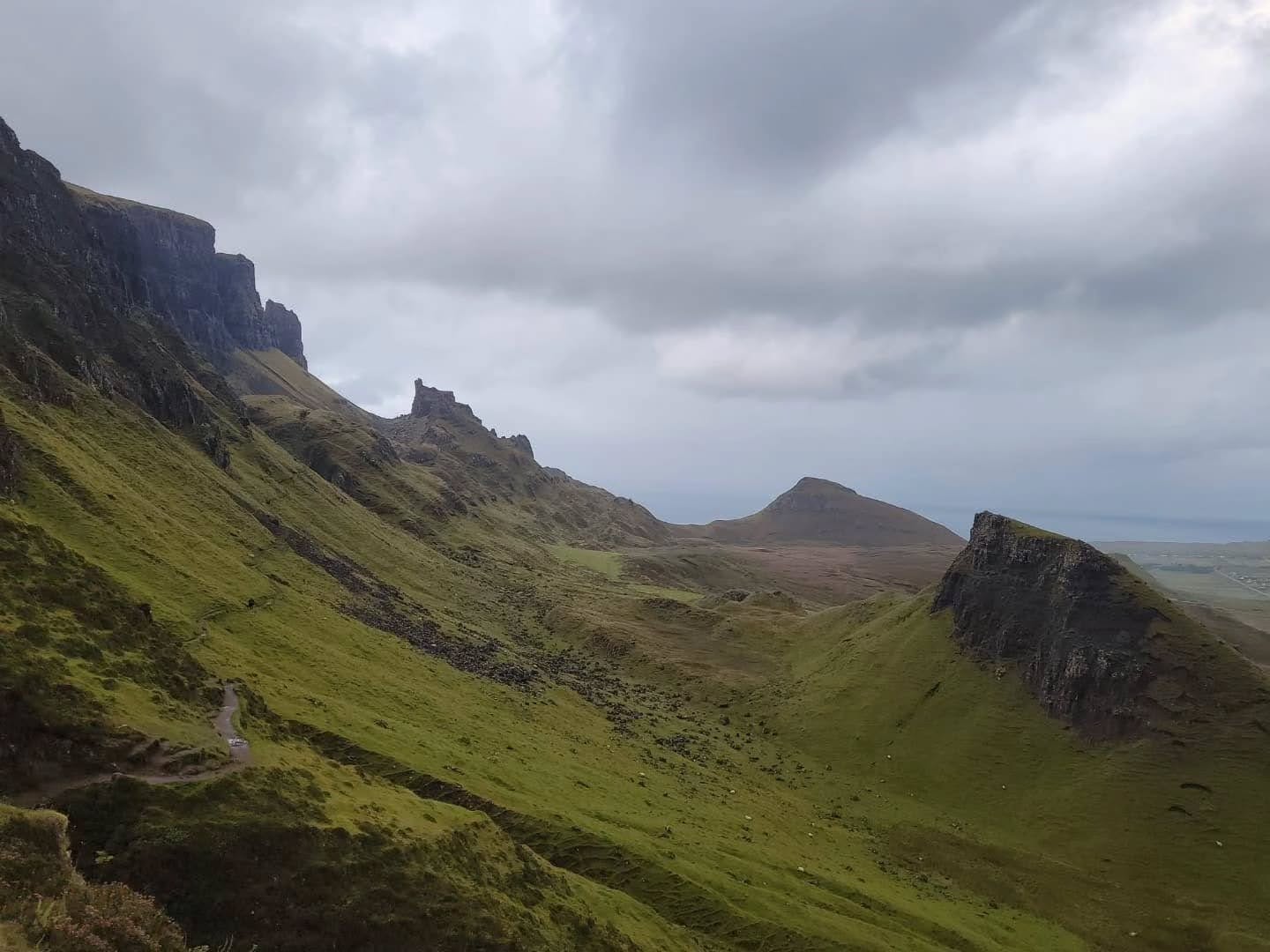 Thinking of visiting Scotland? Expect jaw-dropping landscapes, historic castles, and weather that keeps you on your toes. Read our latest blog post for tips, must-sees, and why you should always pack a rain coat. โ๐ฐ
.
.
.
.
.
#travel #twogirlsgetaway #travelblogger #scotland #scotlandtravel #Edinburgh #iamtb #wearetravelgirls #wonderful_places #sheisnotlost #traveladvisor #gltlove #girlswhotravel #glt