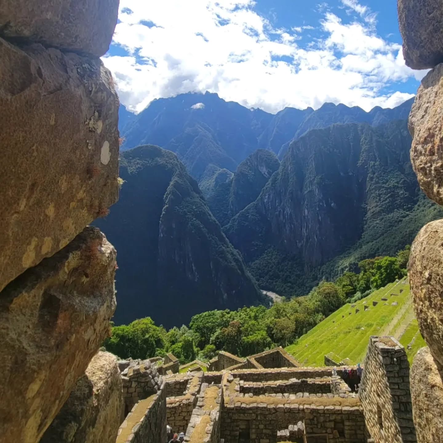 If you're dreaming of faraway places, let Peru be your next escape. Mountains, ruins, colors and cultures that took our breath away (quite literally ๐) - new link in bio!
.
.
.
.
.
#travel #twogirlsgetaway #travelblogger #gltlove #glt #dametraveler #sheisnotlost #travelgirl #peru #machupicchu #visitsouthamerica #rainbowmountain #humantaylake #huacachina #wonderful_places #huntgram #wearetravelgirls
