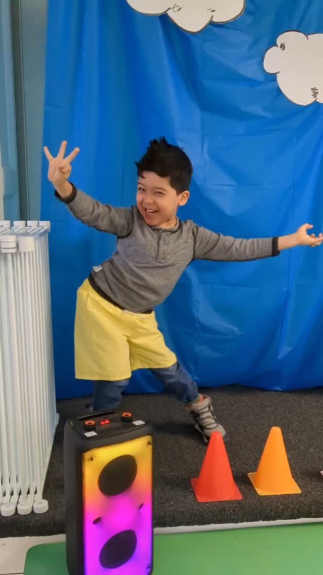 Wacky Wednesday Fashion Show! #veritasatelmwood