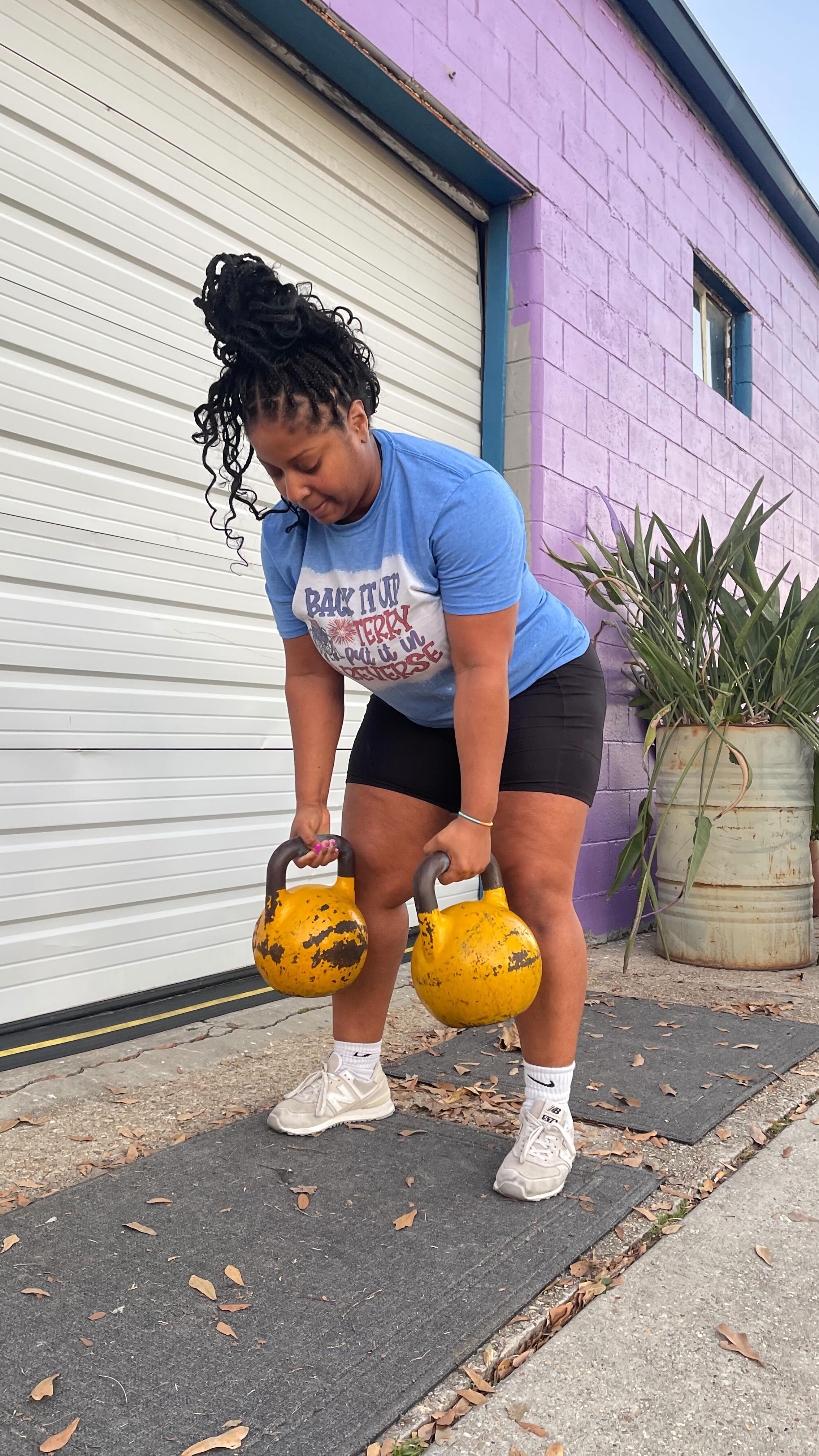 Unlocking Everyday Strength: The Functional Power of Today’s Workout.
In today’s workout, we focus on functional exercises designed to enhance your everyday life.
Farmer carries engage multiple muscle groups, mimicking the daily task of carrying groceries or moving objects.
Sled pushes build lower body strength and endurance, translating into improved stamina for activities like climbing stairs.
Bent over rows strengthen your back, promoting better posture during daily activities, while push press develops shoulder stability, crucial for lifting and reaching overhead.
Together, these exercises not only sculpt your physique but also empower you with the functional strength needed for life’s practical challenges. 💪🏻💪🏼💪🏽💪🏾💪🏿
#functionalfitness #bufffit #feelbuffgetbuff #girlsgonebuff #parishbarbellclub #fitness #neworleans #chalmette #bootcamp #buffisbeautiful #buff #strong #feelbuff #getbuff