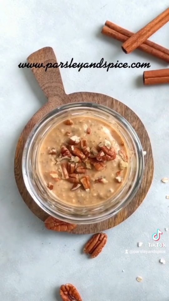 Where my pumpkin spice fans at?!
#pumpkinspice #overnightoats #pecans #breakfast #fallrecipes #recipereel #simplerecipe #foodstagram