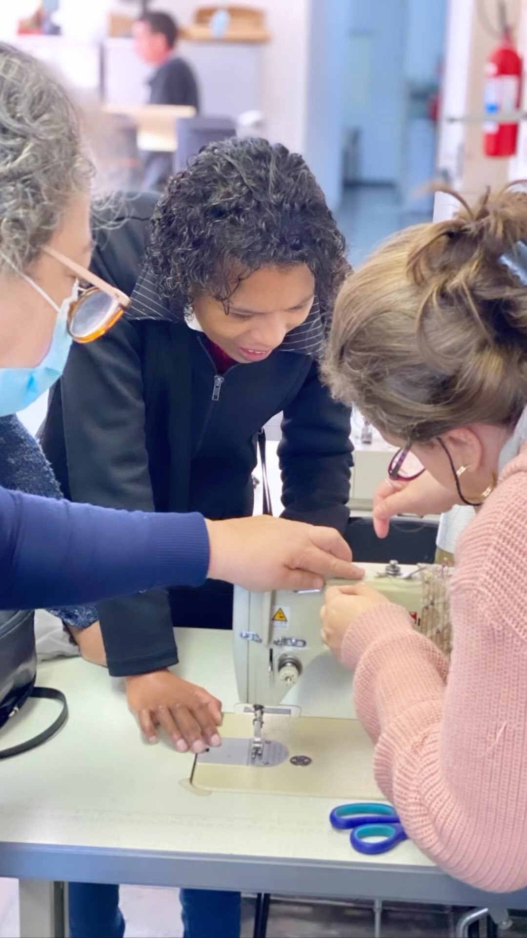 Dia mundial do Empreendedorismo Feminino , e nós Lerato Social , temos o comprometimento em emancipar , cooperar para o crescimento econômico de milhares de famílias , parabéns mulheres valentes que empreendem desde sempre , sejam livres . Parabéns
#empreendedorismo #desconstruirparaconstruir #sustentabilidade