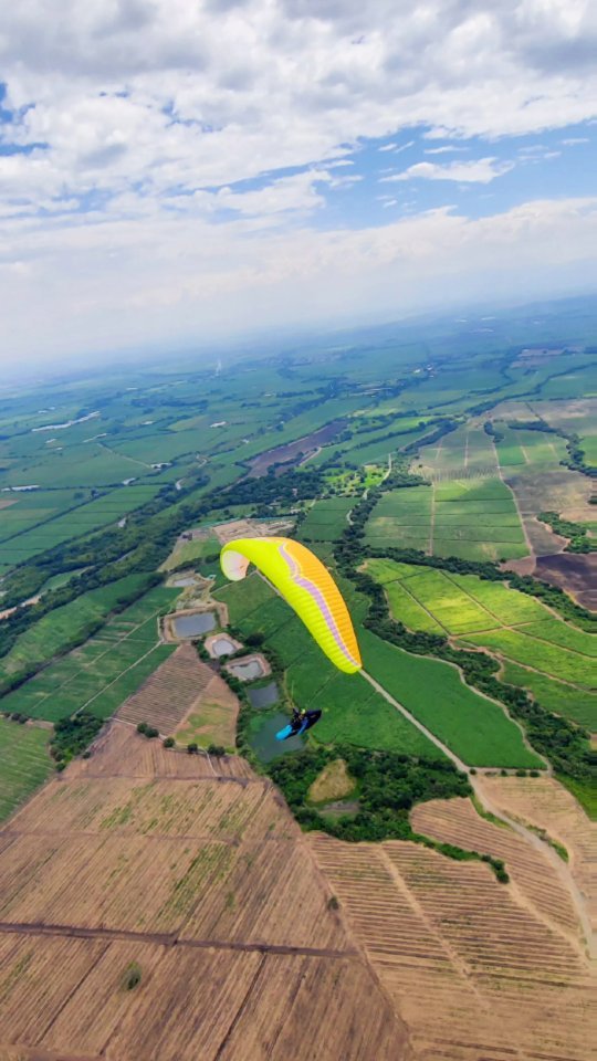 COLOMBIA 🇨🇴
A little throwback to our trip in April 2021. Unfortunately, the situation was a bit difficult and we were not able to promote our progression tour as we would have liked due to all the uncertainties.
We are all the happier to be able to announce that our next tour will start in two weeks on February 13th 🌈STILL PLACES AVAILABLE🌈. Contact us for your personal and customized Colombia tour 🥳
#paragliding #piedechinche #bucaramanga #parapente #paraglidingtours