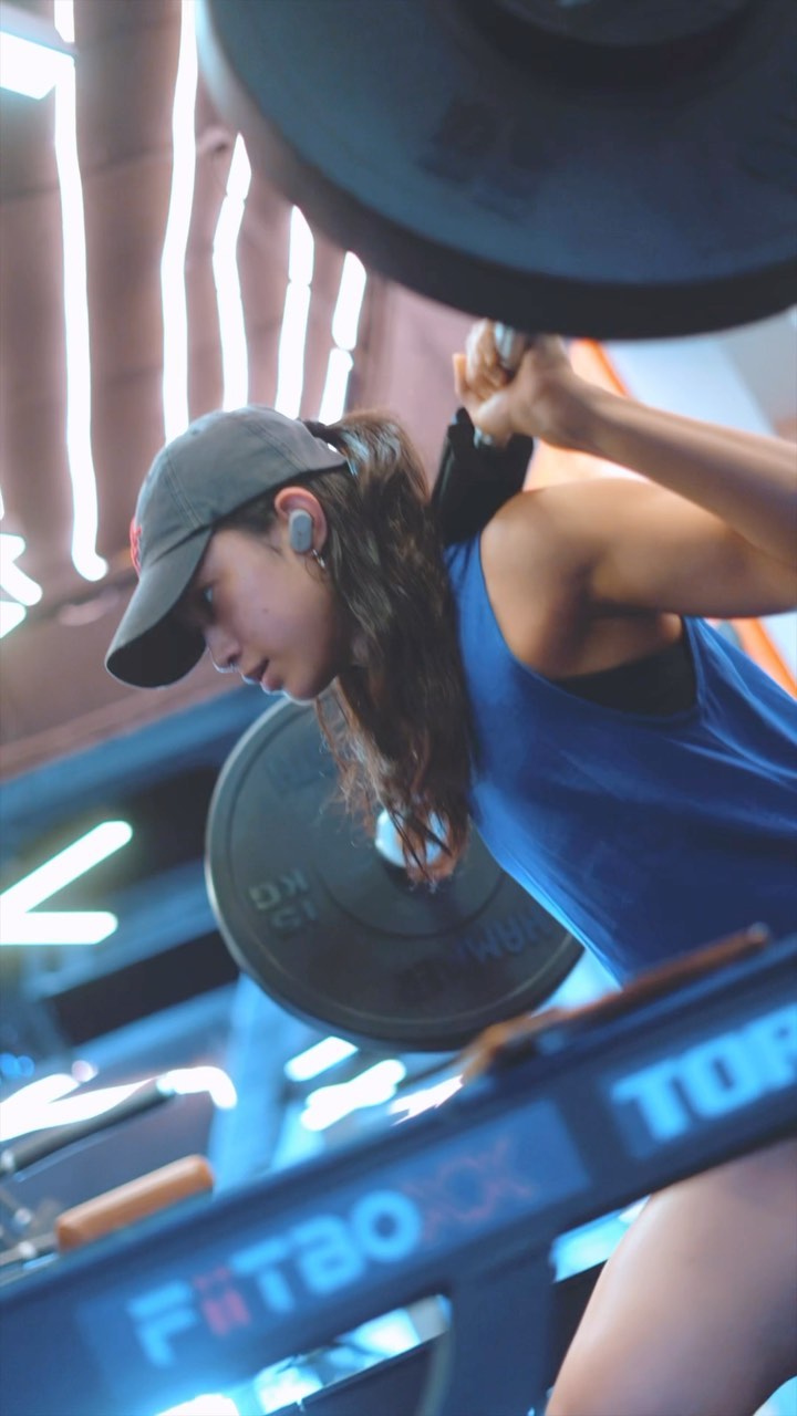 Don’t be a ‘leg’-end in your own mind, rise and grind like a champion! Think lifting weights is hard? Try lifting yourself out of bed every morning and take on the day like a boss. Let’s make it happen with #FiiTBOXX. #fitnessmotivation #workoutmotivation #fitgoals #gymflow #trainhard