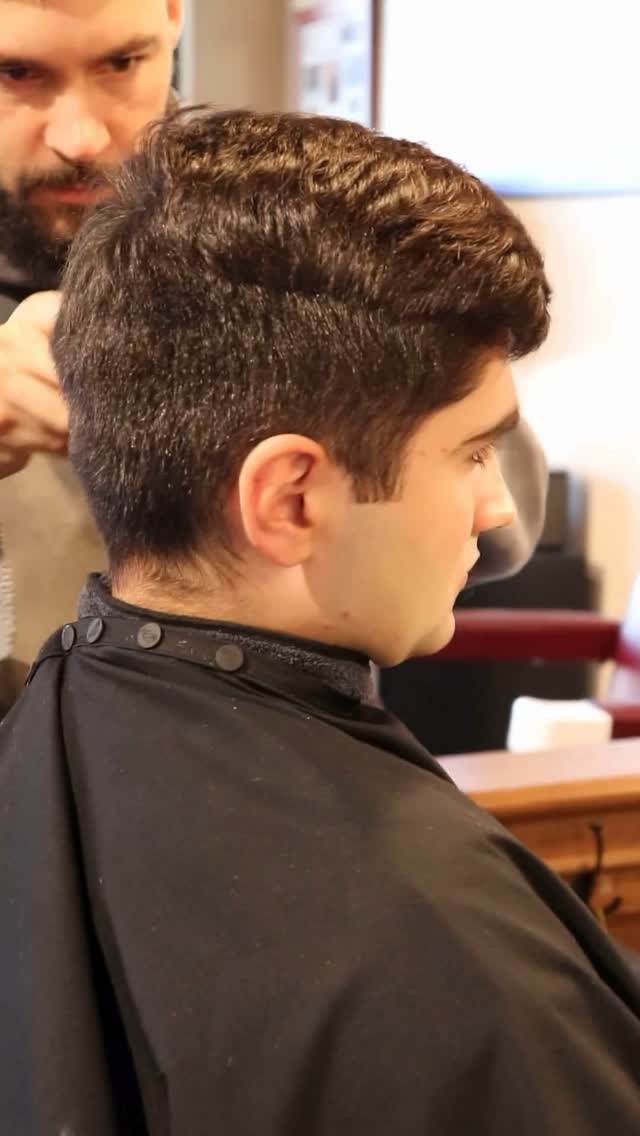 Graduation ready ✅
We make sure you’re ready for your next event 💈Haircut by Travis @long_on_top
•
•
•
•
•
•
#bostonbarber #wellesleyma #barberconnect #babsoncollege #wellesley2025