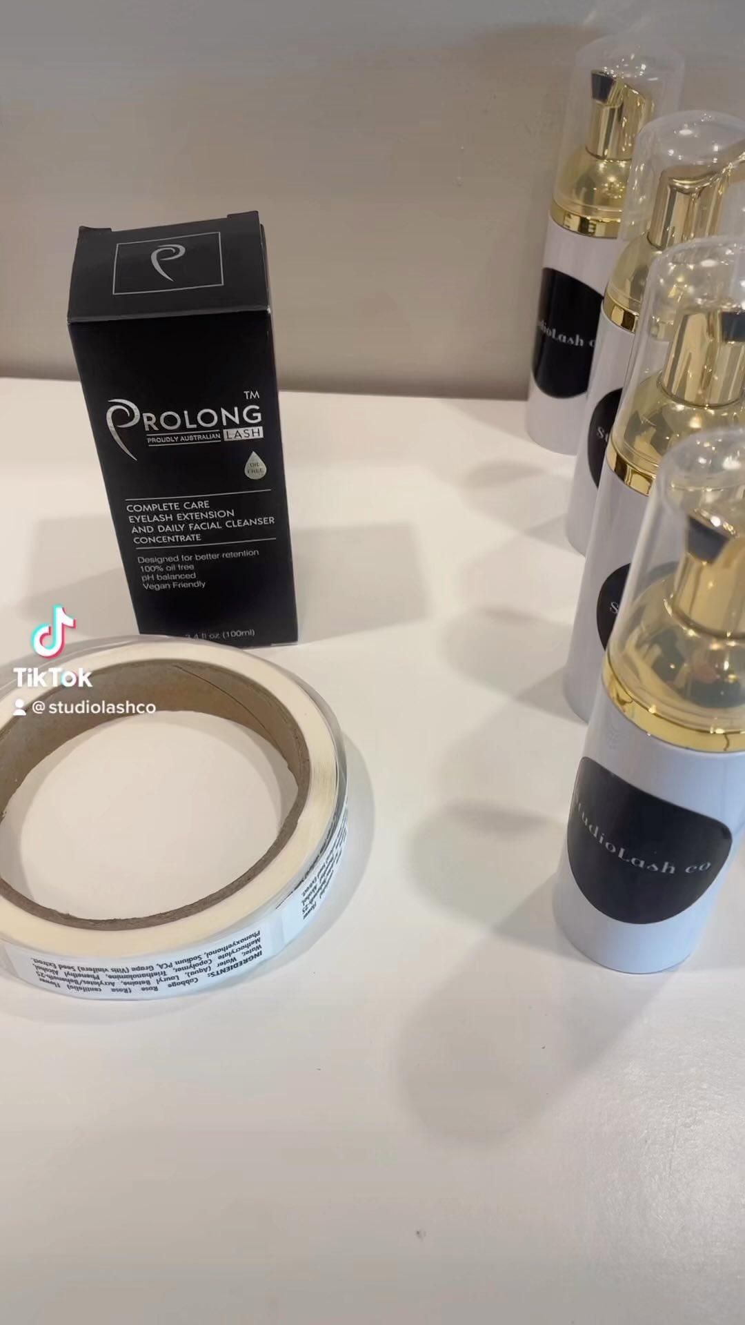 aftercare kits available for purchase in studio🖤
#lashshampoo #cleansingbrush #2spoolies #businesscard #prolong #cleansethoselashes #hblashes #hbbrows #bookyourappointments