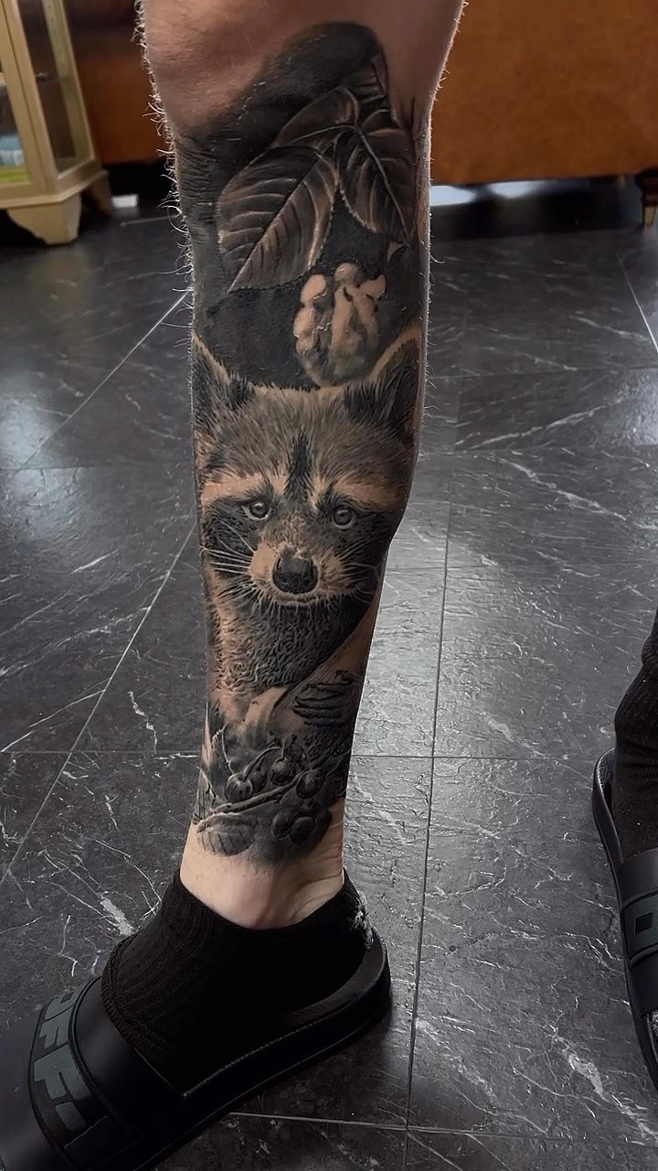 Healed Raccoon by Andre Fila ?
For bookings and information ⬇️
07879 895656
024 7679 8377
#tattoo #tattooartist #tattoos #tatooart #tattoo2me #tattoostyle #tattoomodel #tattooing #tattooed #blackandgreytattoo #tattooblackandgrey #tattoodesign #besttattoos #besttattooartist