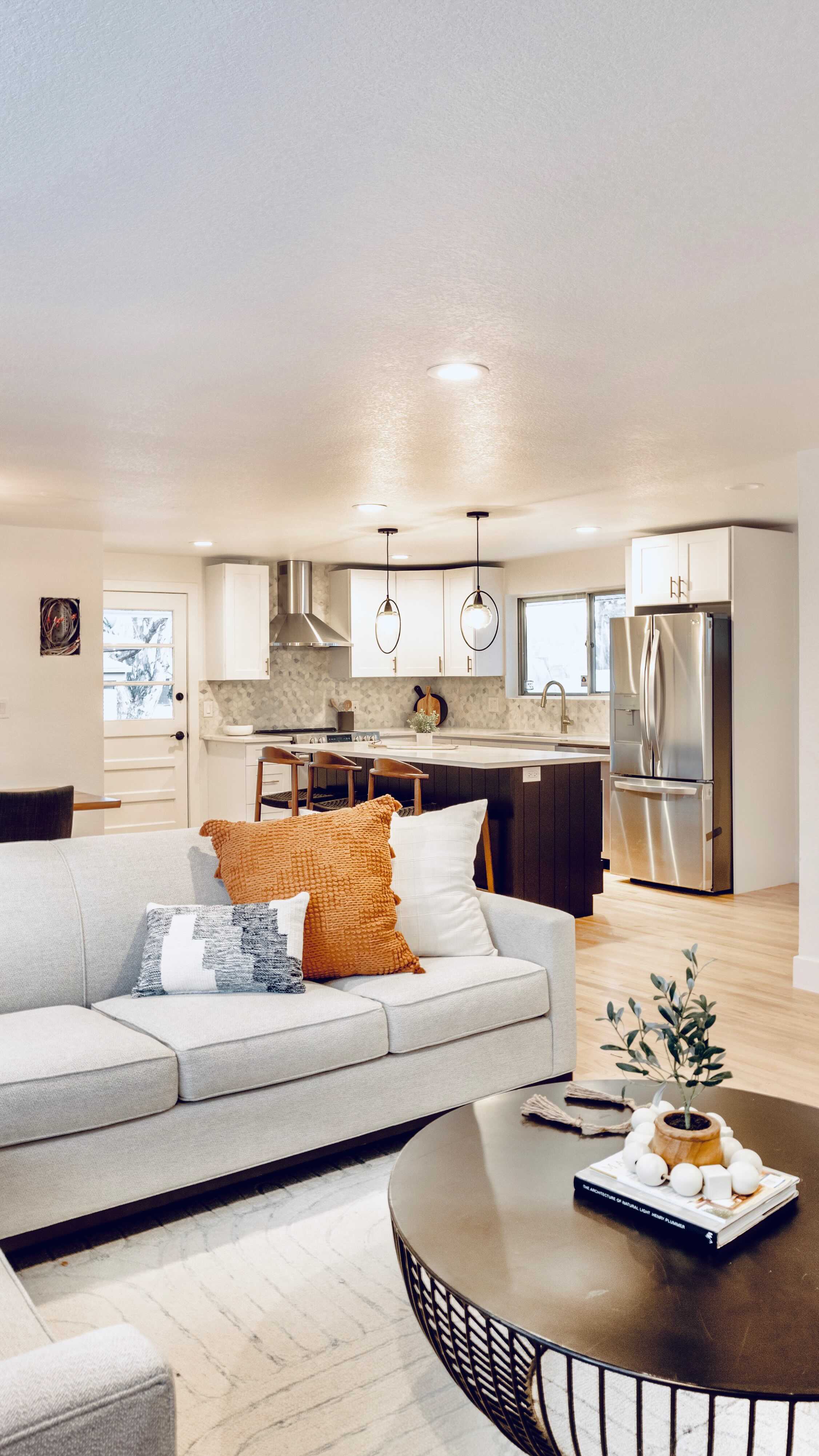 In honor of my new flip, here’s a recap of the last one!
#lovemesomejohnmayer 🤪
#flipinghouses #fliphouse #investmentproperty #realestateinvesting #kitchendesign #kitchenremodel #openconceptliving