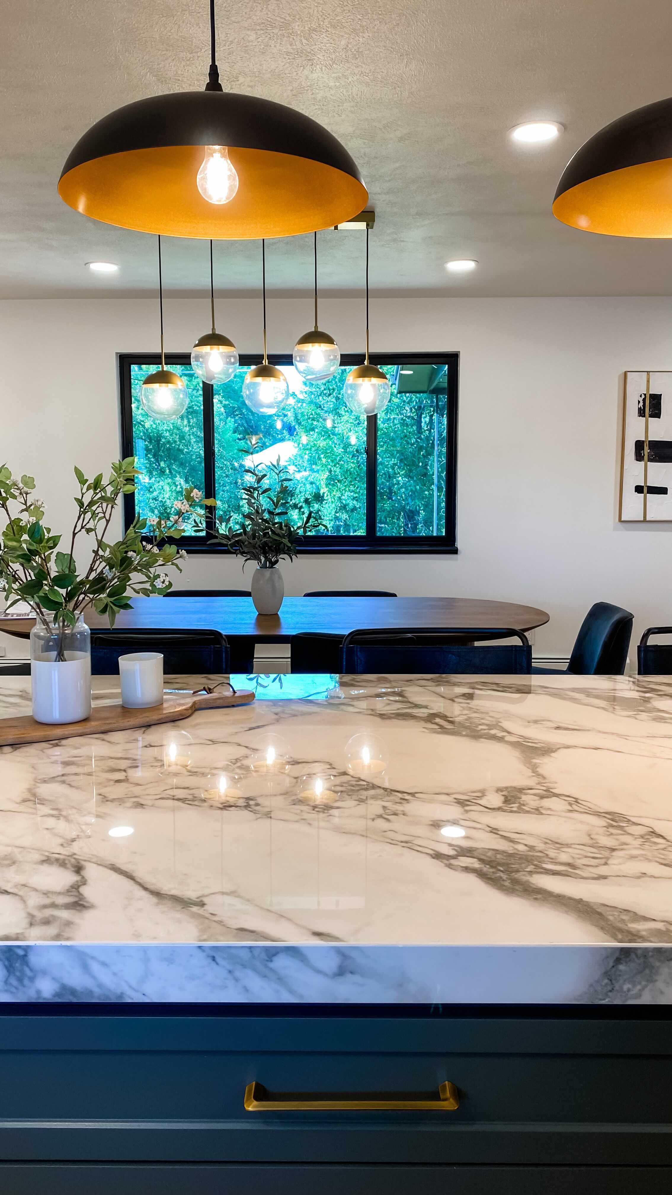 Color v. Black & White - What’s your preference?
#kitchendesign #kitchenremodel #kitchendecor #kitchenrenovation #kitchenreno #beforeandafter #interiordesign #interiordesigner #denvercolorado #denverdesigner #denverdesign