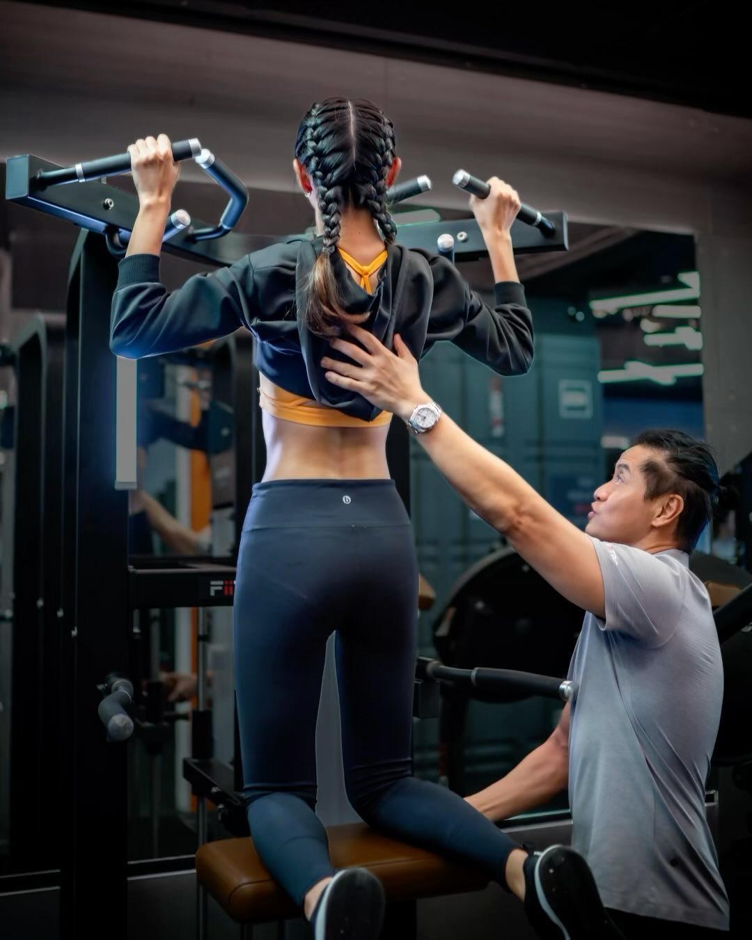 Ready to take your fitness journey to new heights? 🚀💪
Look no further than #FiiTBOXX, where our expert personal trainers are ready to guide you every step of the way 🔥💪
Join now and unlock the power to achieve your fitness goals safely and effectively. Let our trainers empower you on your path to success. Get started today!
#FitnessGoals #PersonalTraining #FitnessJourney #gym #fitness #workout #workoutmotivation #personaltrainer #bodybuilding #fitforlife