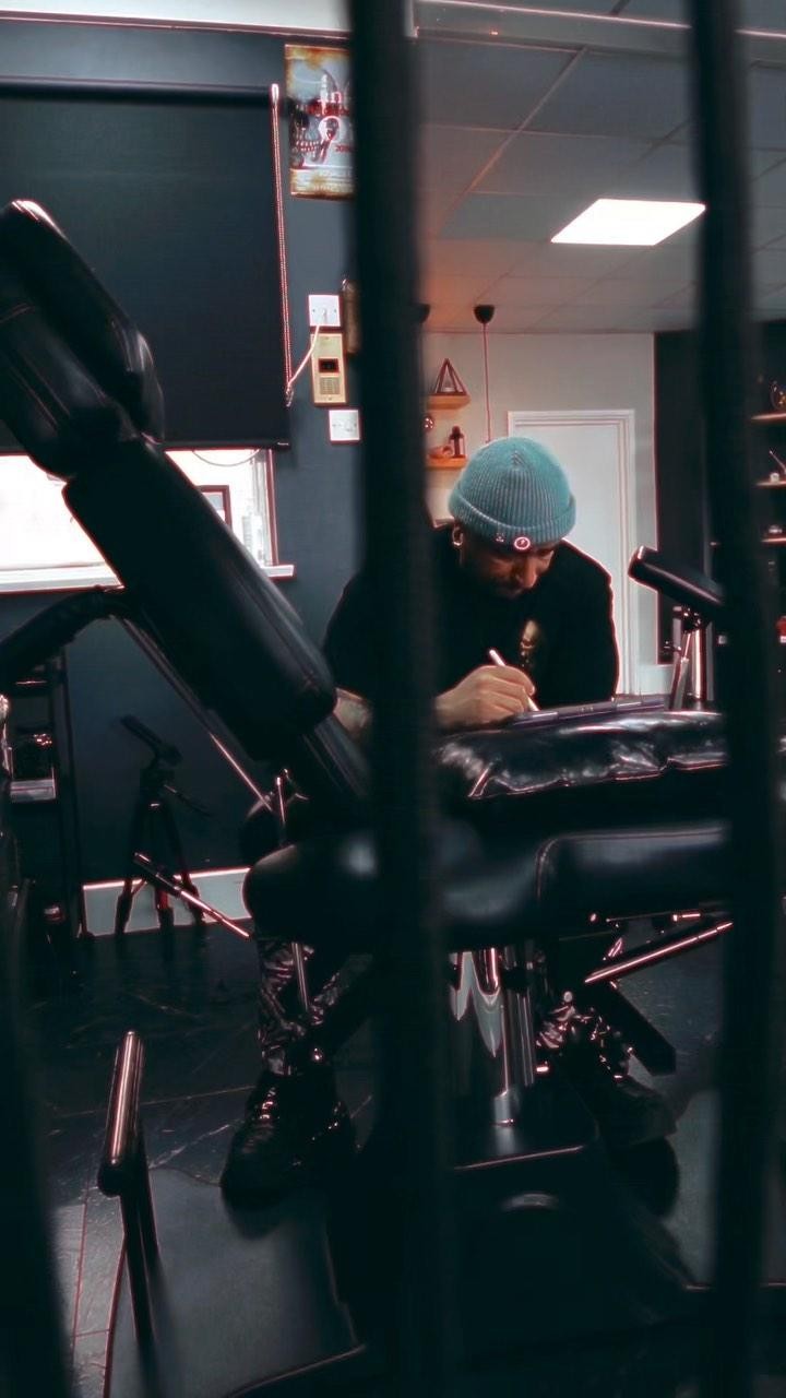 WE BREATHE ART ??
Come visit us!!
#tattoo #tattooartist #tattoos #tattooideas #tattoo2me #tattoodesign #tattooshop #tattoostudio #braziliantattoo #braziliantattooshop ##besttattoo #besttattoouk #londontattoo