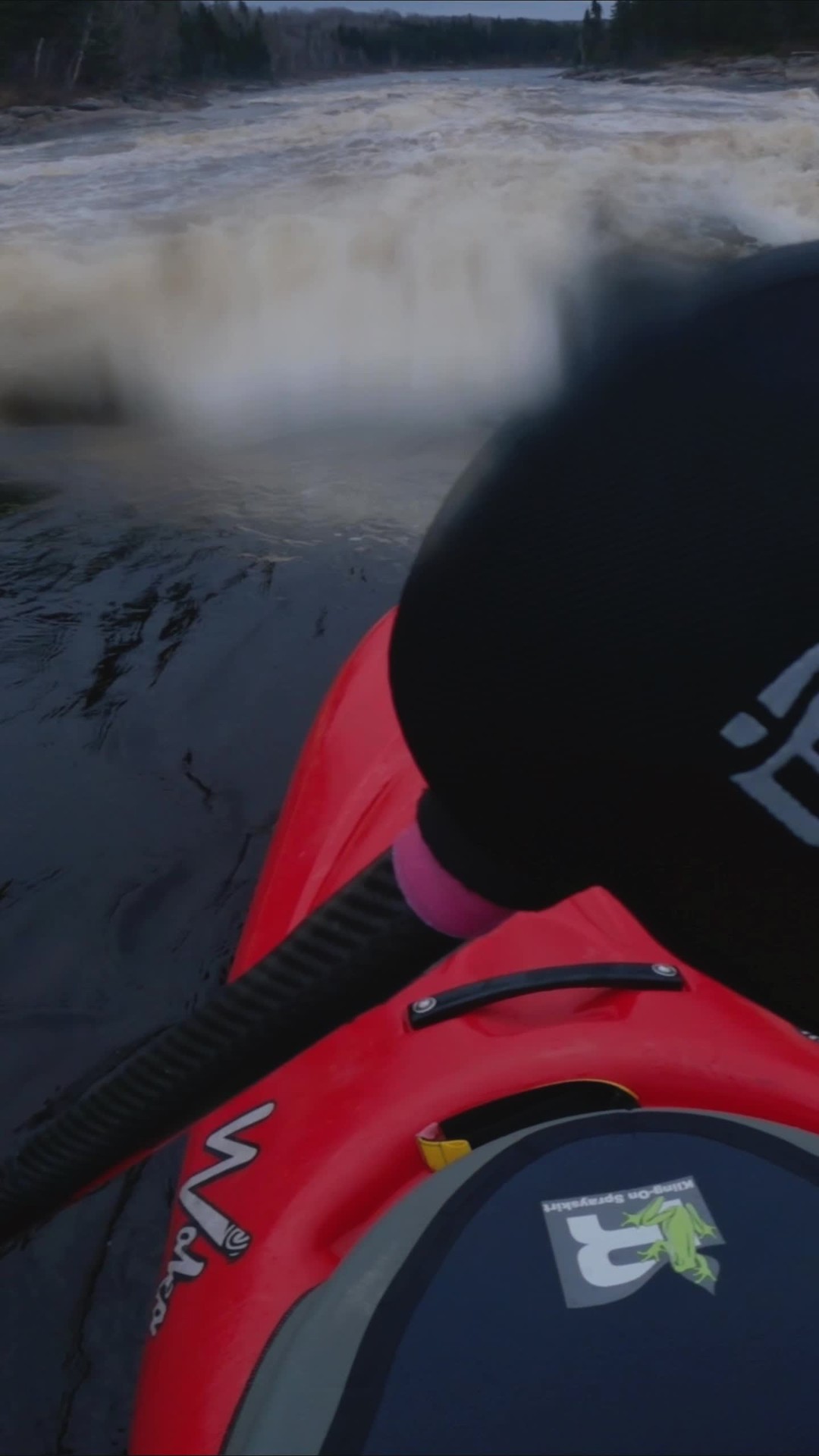 Les niveaux sont enfin montés pour les dernières descentes de l'année???
ㅤ
The levels are finally rising for the last few decent of the year???
.
.
.
@kayakdetail @wakakayaks @whitewaterkayakinghub @immersionresearch @sweetprotection
#kayak #whitewater #whitewaterkayaking #whitewaterismagic #whitewaterkayak #epic #kayaking #kayaklife #extremesports #extremekid #kayakingkids #sport #kayakingfun #kayaker #paddling #peopleareawesome #awesome #water #nature #earth #adventrure #outdoors #fyp #foryou #trending