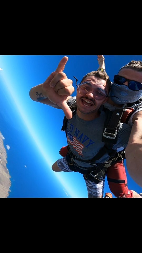 That first step is a doozy, but you'll be glad you took it 💪🪂😎
#skydiving #hawaii #gopro #instagood #inspiration #bigislandgravity