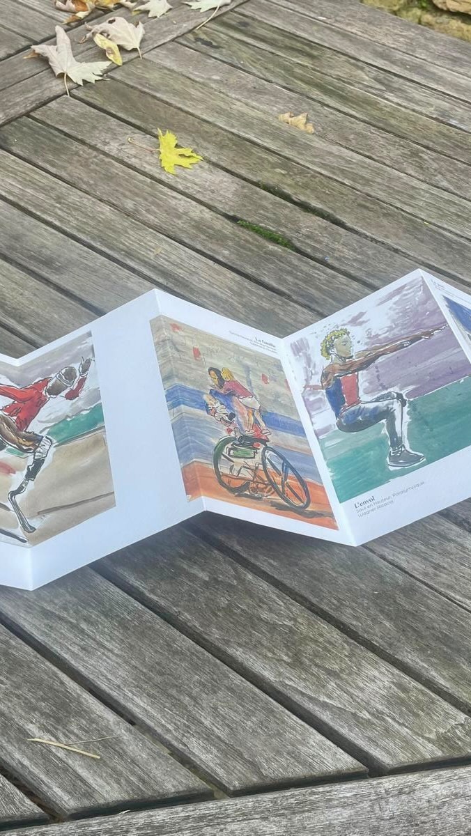 Valentine de Capele a réalisé la mise en page et suivi d impression . Rendez vous ce soir au Salon d Automne pour le découvrir.