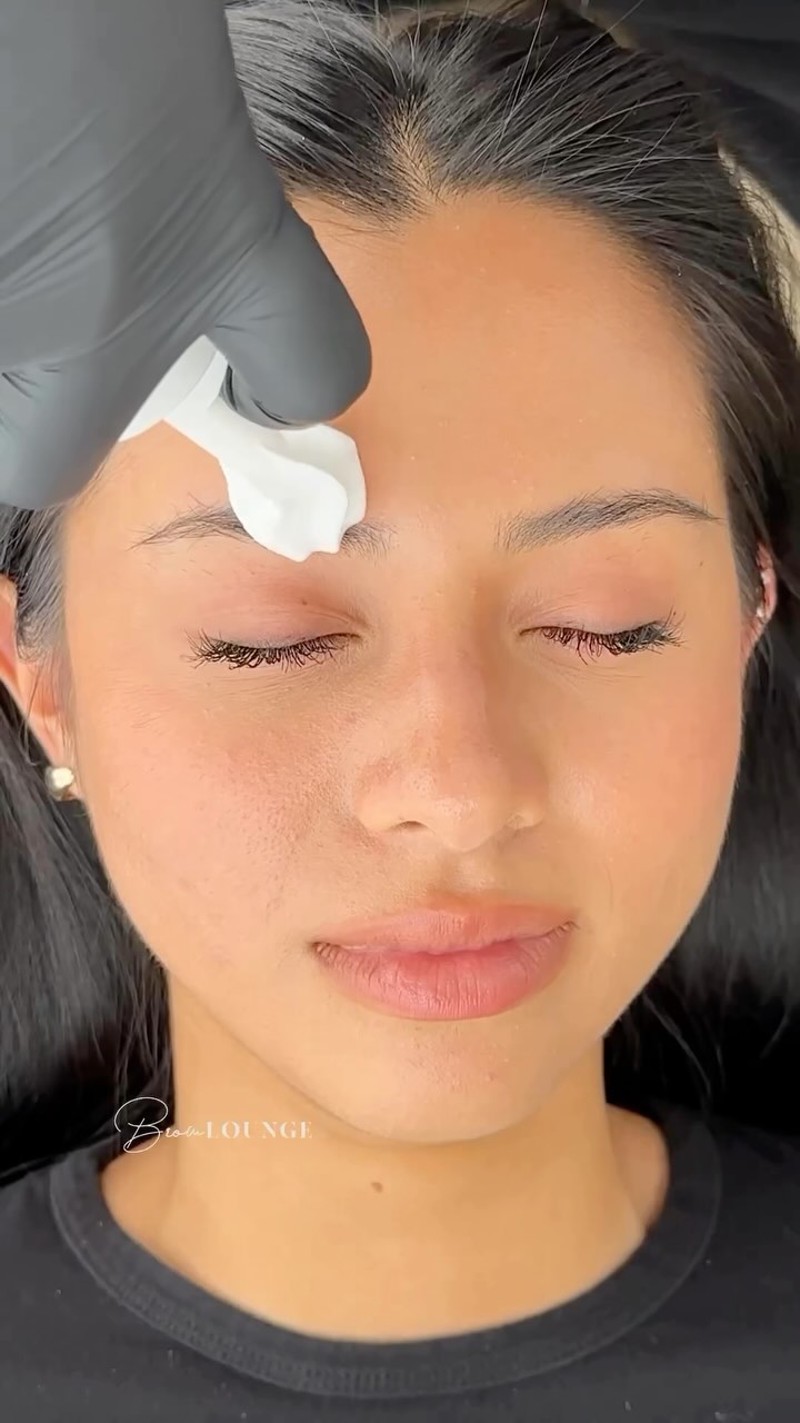 BRONSUN BROW PERM & BRONSUN DYE is the most powerful duo for stunning brows 🔥🔥🔥
Watch Bronsun in action by @browloungeperth 😍