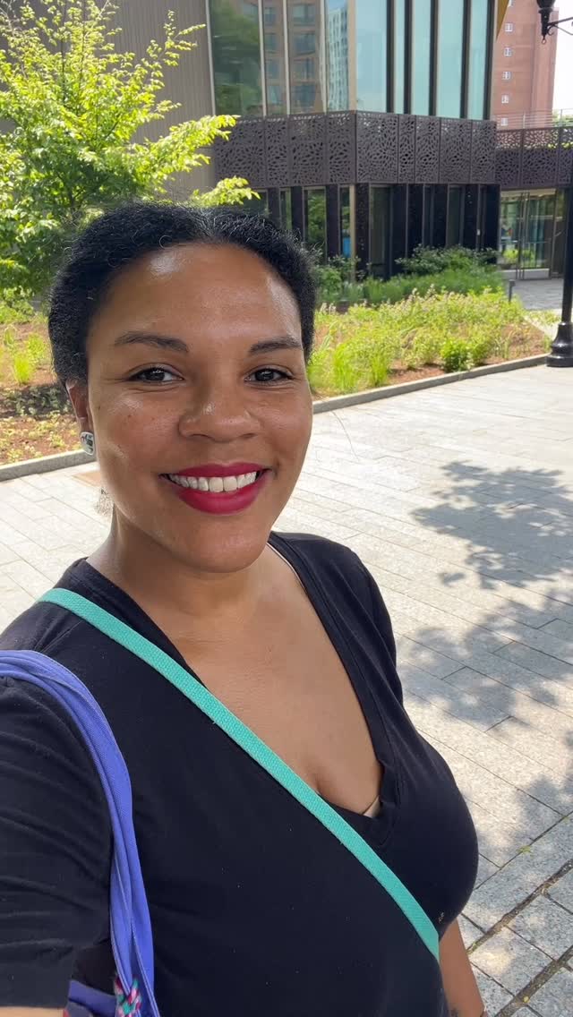 Join me this Saturday! 6/21 11-1pm✨
Whittingham Discovery Center, Mill River Park
@millriverpark
https://www.studio162.com/event-info/paint-to-promo
#stamford #heystamford #stamfordevents #artists #millriverpark #artclass #workshop