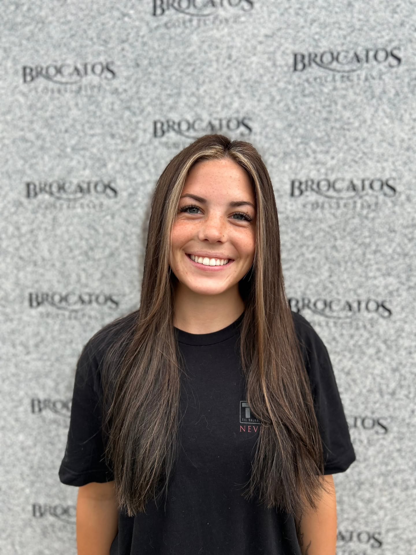 When your hair needs a little rescue mission... ?
Color correction ?
This was not just a color refresh, it was a full color rescue mission! We removed stubborn pink tones, rebalanced uneven areas, and brought her back to a clean, dimensional shade with balayage.
Now the color is soft, seamless, and totally - no trace of the past.
Work by our Stylist, Evie.
Online booking:
? www.brocatos.com
? 410-558-0047
#colorcorrection#haircolorfix#haircorrection #hairtransformation❤️#beforeandafter#pinkcolorcorrection#timoniumhairstylist#timoniumsalon