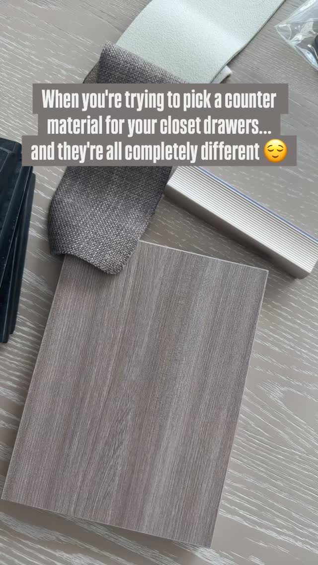 When choosing a counter material & backsplash for your closet drawers, the finish, texture & undertone can completely change the final look.
Matte vs. sheen, smooth vs. textured, warm vs. cool …it’s all in the details 👀🖤
#ClosetDesign #CustomCloset #ClosetDetails #ClosetGoals #MaterialMatters #InteriorDesignHumor #LuxuryCloset