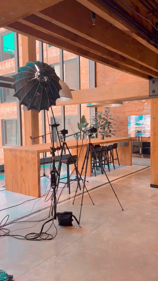 What does it take to make a podcast good?
🎯 the right location
🙋🏼♂️ a willingness
📷 a good (gear) setup
📝 a great topic - and focused outline
🧠 someone who’s an expert
💪 commitment and conviction
Shoutout to @terminalwarehouse for hosting this episode! An incredible conversation through the eyes of a luxury developer in NYC.
The LytePOD is a expanding horizons- look out for more conversations from professionals across every part of design and construction
🔘Developers
🔘Architects
🔘 Interior designers
🔘 Educators
🔘 Lighting Designers