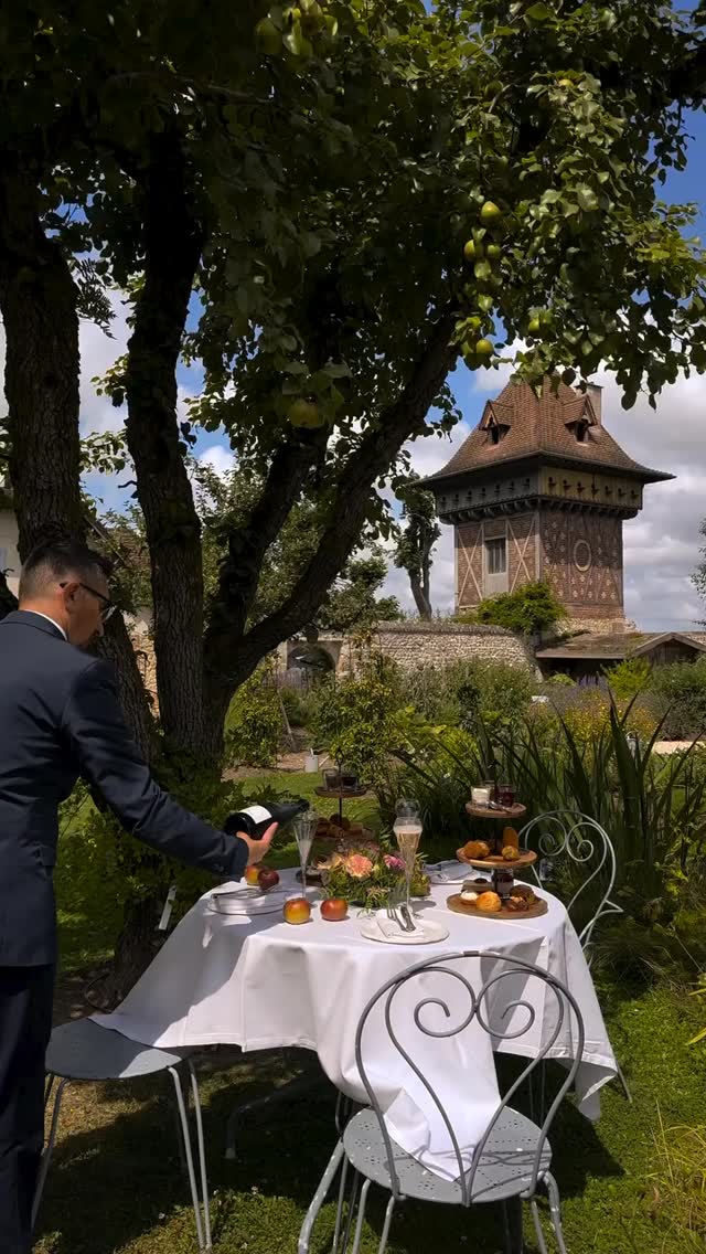 A journey through Normandy with Collection Saint-Siméon ✨Three hotels to consider for your next trip:
@fermesaintsimeon , five-star establishment which was the source of of inspiration for artists like Monet and Corot (you can sleep in their room 👀)
@hotelsaintdelis , inside the former home of painter Henri de Saint-Delis, located in the historic district of Honfleur
@aubergedelasource, an 18th-century farmhouse retreat nestled in nature near Honfleur
Remix @raphaelmetivet 
•
•
•
#fermesaintsimeon #hotelsaintdeli #aubergedelasource #honfleur #collectionsaintsimeon #normandie #normandy #normandyfrance #francetourism #cntraveller #forbestravelguide #france_holidays