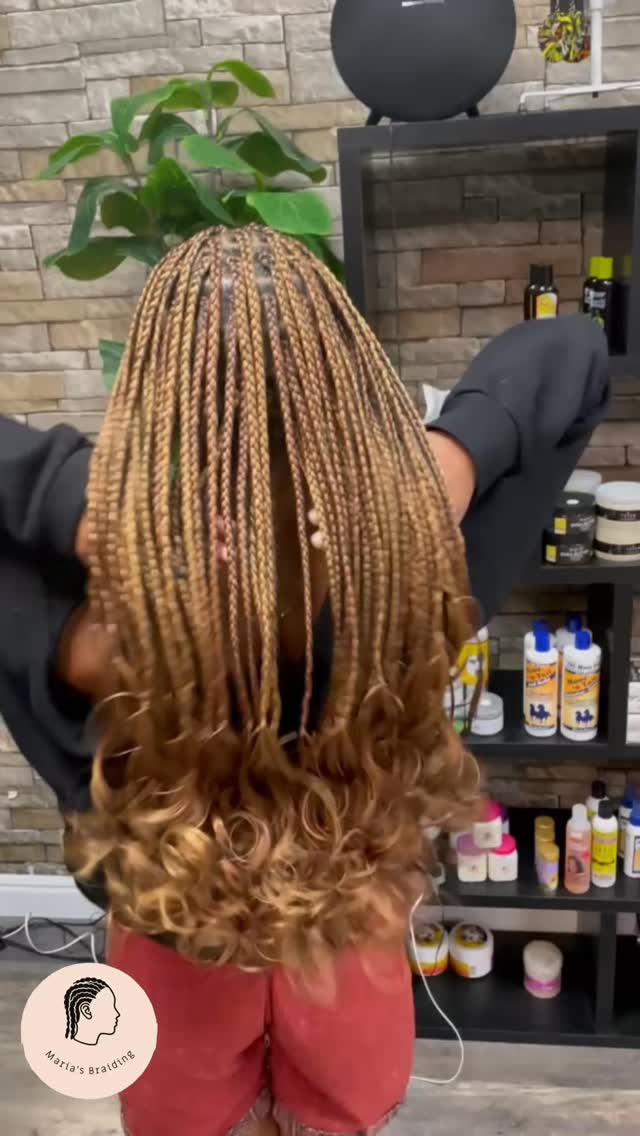 Some amazing French curls to end the week!
#braid #hair