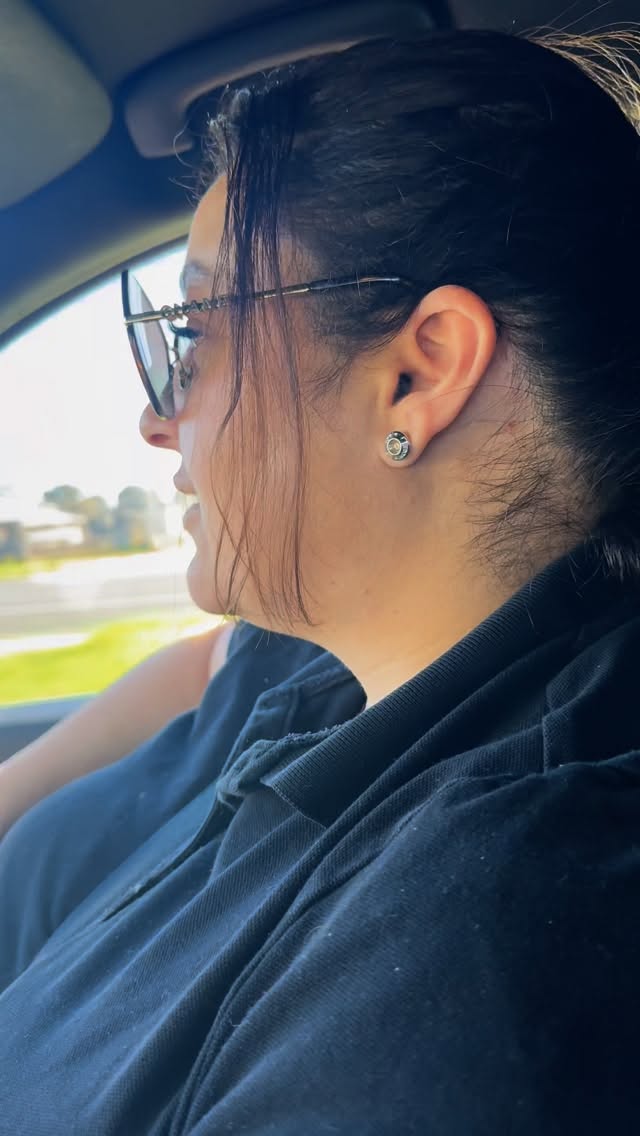 Too many people are teaching from textbooks
not from the trenches of lived experience.
I’ve walked through grief, loss, rebuilding, success — and I’ll guide you through yours.
#Rebuild #mindset #confidence #connection