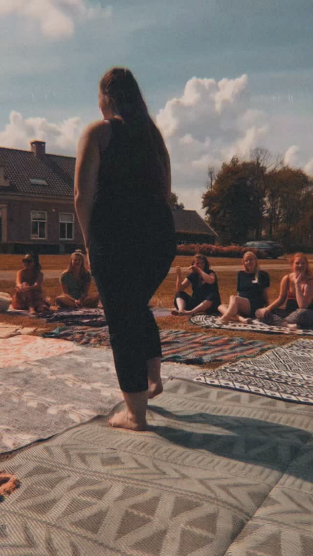 I saw this trend and had to hop on it, this is WILD! 🙈 An angel baby and 3 beautiful girls, many months of pregnancies, sacrifices, body changes and beautiful moments later… 🥹
*one of my favorite videos from my favorite festival for pregnant women ❤️ I bet you couldn’t tell about my anxiety haha but I almost passed out when I heard what we are going to do in this circle 😂 it also became one of the most beautiful moments that I ever experienced, I felt so powerful, beautiful and feminine while dancing with my babyyyy🥹🌸