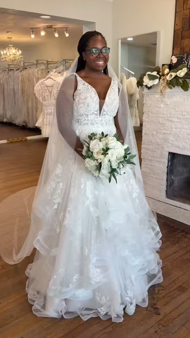 🌸 New Arrival Alert! 🌸 This dreamy A-line gown is perfect for spring “I do’s” — light, romantic, and made for dancing under the blossoms. ✨💍