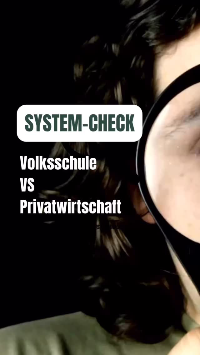 Auf meinem Blog schreibe ich regelmässig über Bildungsthemen – jetzt starte ich hier auf Instagram eine neue Serie 🎓✨: Ich vergleiche die Volksschule mit der Privatwirtschaft. Ein Thema, über das selten offen diskutiert wird, aber von dem wir viel lernen können. 💡
👉 Neugierig? Lies mehr dazu auf meinem Blog und sag mir, ob du mehr solcher Vergleiche möchtest! ➡️Linktree in Bio