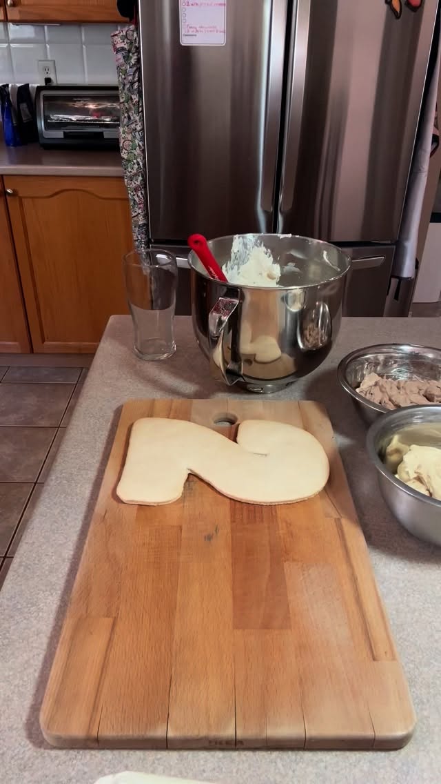 I’m obsessed with this one. 😍😍😍
#bakingwithneekta #glutenfree #sensitivett #homebakery #birthdaycake #macaron #teenentrepreneur #viral #fyp