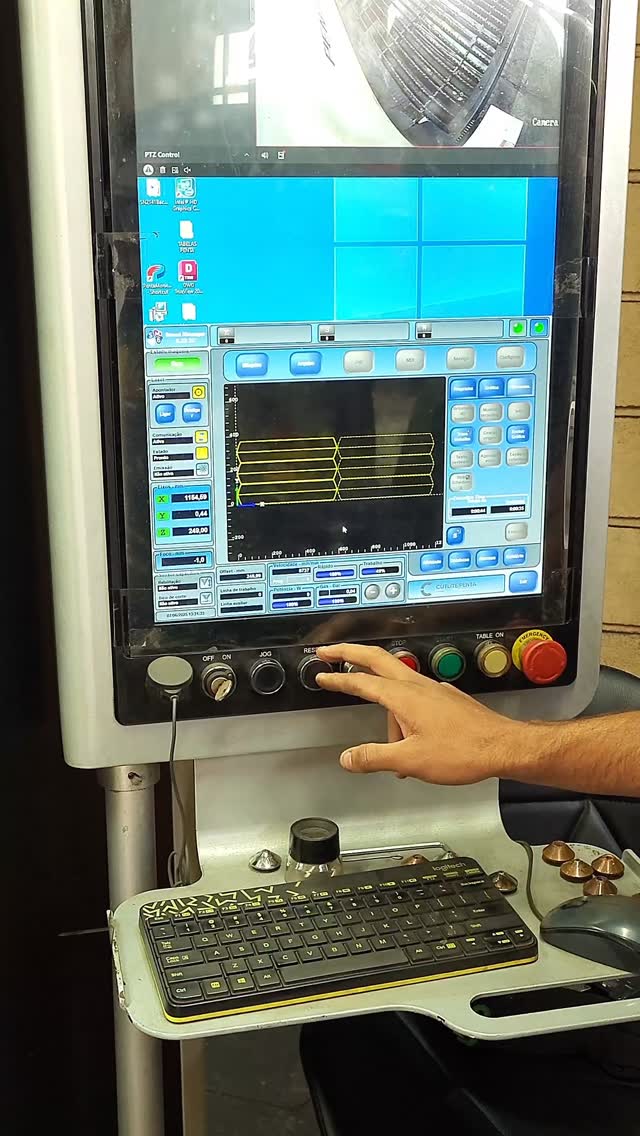 🔎 Tecnologia a serviço da precisão.
Cada detalhe que você vê nesse painel é parte do processo que garante cortes exatos, repetibilidade e qualidade.
Na indústria, nada é por acaso: antes do laser agir, existe todo um planejamento digital que transforma o projeto em realidade metálica.
#CorteALaser #TecnologiaIndustrial #PrecisãoMetálica #AnhangueraCorteLaser