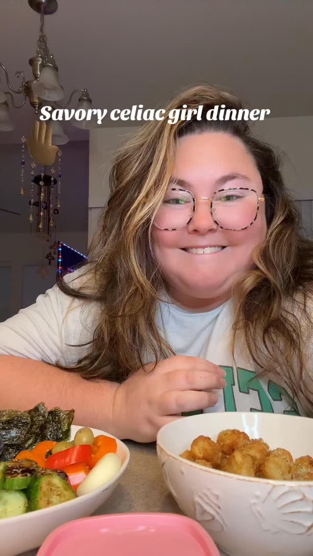Eeekkk! I’m finally doing it! For the longest time I really wanted to post food that I eat on the Internet lol and I know that seems so silly because so many people do it, but honestly, everybody has an opinion when it’s a fat girl eating on the Internet! If the word fat bothers you, I wanna remind you that that’s your work to do. As a girly with multiple chronic illnesses when I eat, my focus is on protein and eating a diverse colorful amount of food this way I’m getting in my fiber and vitamins, minerals nutrients that I absolutely need to help with chronic inflammation 💗💗
Do you want to see more of this type of content? Is this helpful?
#eoe #celiacdisease #chronicillnessawareness #cirs