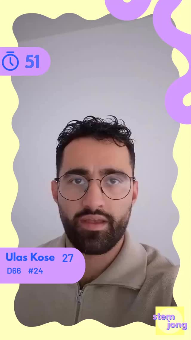 60 seconden op de klok, 4 vragen. We stellen je voor aan jonge kandidaten van verschillende partijen die misschien wel jouw voorkeurstem verdienen. Vandaag stellen we Ulas Kose aan je voor. Ulas staat op plek 24 op de lijst van D66.
👉Weten waarom zij vinden dat jongeren thuis horen in de Tweede Kamer? Of waarom het belangrijk is dat je gaat stemmen 29 oktober? Check nu de video!
#stemjong #voteyoung #jongenbetrokken #tweedekamer #politiek #jongindepolitiek #tk #tweedekamerverkiezingen #tweedekamerverkiezingen2025 #politieknederland #politiekactief #denhaag #politiekdenhaag #tweedekamerverkiezing #stemmen #stemrecht #volgdepolitiek #stemmen2025 #opnaardestembus #stemgedrag #jouwstemtelt #verkiezingen