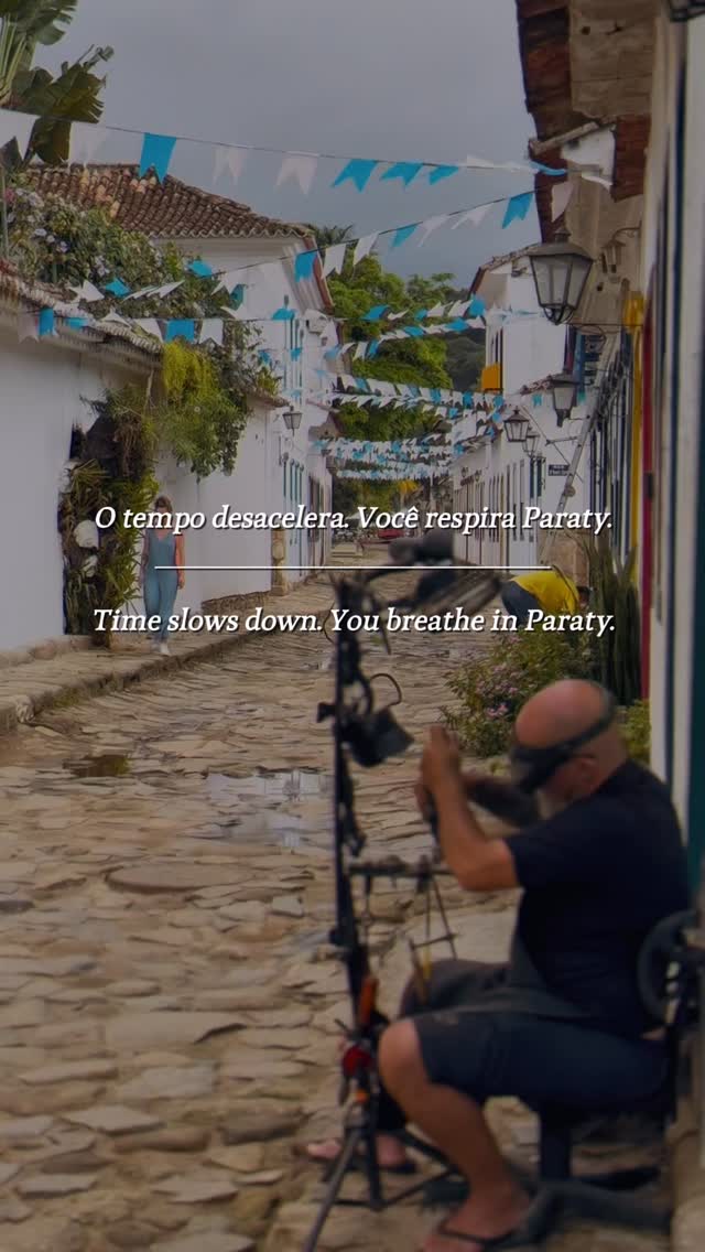 E nesse respiro, tudo se alinha — o sol, a brisa, o silêncio.
A calma encontra morada, e o instante vira eternidade.
⸻
And in that breath, everything aligns — the sun, the breeze, the silence.
Calm finds its home, and the moment becomes timeless.
#PousadaDoPrincipe #SuaCasaEmParaty #Paraty #SlowLuxury #QuietMoments