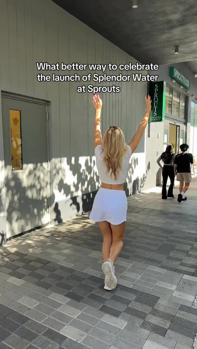 Been acting out in groceries stores since ‘95 …. Go find the golden ticket! @splendorwater