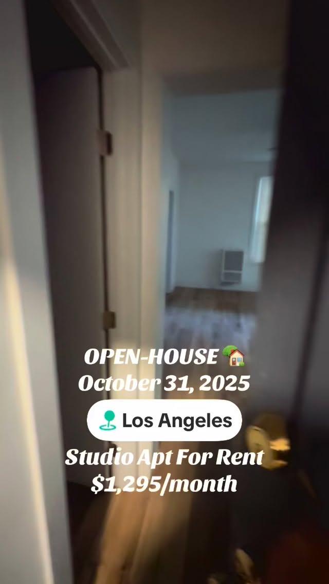 960 S Oxford Ave ? OPEN HOUSE THIS FRIDAY 10/31 9am-1pm. No need to schedule a tour, feel free to arrive anytime during open house hours! ? Spacious studio apartment for rent at only $1,295. Any questions please send us a dm!
.
.
.
.
#affordableapartments #forrent #alpinelaproperties #apartmenttherapy #apartmentforrent #1bedroomapartment #studioapartment #moveinready