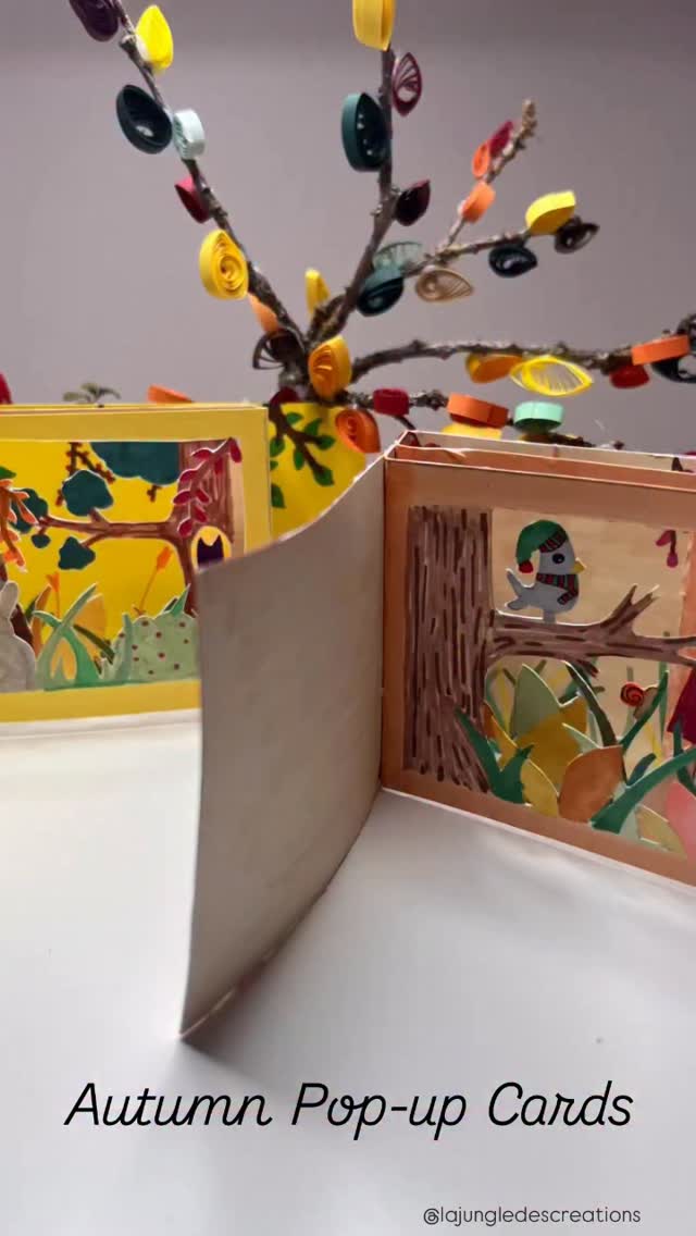 🇬🇧DIY – Autumn Pop-up Cards🍂
Observe the colors of nature — the golden leaves, mushrooms, and forest animals.
Then capture that autumnal feeling in a little pop-up scene.
Follow the lovely tutorial from @ipiapiagraphiste using thick cardstock paper, alcohol markers, a craft knife and glue from @panduroofficial to create your own magical autumn card!
And here, another card is on the way…
In Sweden, it’s Father’s Day this Sunday…
Minus is preparing a special surprise!
—
🇫🇷DIY – Cartes automnales en relief🍂
Observer les couleurs de la nature, les feuilles qui changent, les champignons, la faune…
Puis transformer cette inspiration en une petite scène en pop-up
Grâce au super tuto de @ipiapiagraphiste , un peu de papier épais, des feutres à alcool, un cutter et de la colle (@panduroofficial ), la magie opère !
Et ici, on prépare déjà une autre carte…
En Suède, c’est la fête des pères dimanche prochain…
Minus a une belle surprise en cours !
—
#defidesmainscreatives #popupcard #popup #fallcrafts #autumnart #artvisual #weplay_autumn #natureinspiredart #automne #autumnvibes🍁 #autumnideas #activiteautomne #craftsforkids #fallcrafts #panduromyway #panduro #pysseltips #pysselinspo #kreativpyssel