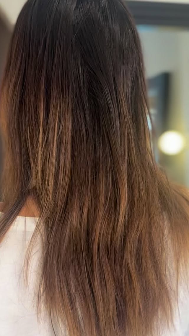 Brassy who? 💁♀️
We’ve turned this faded brunette into the perfect lived-in Bondi bronde that screams summer, salt, and sunshine.
Low-maintenance, high-impact — the ultimate Bondi-girl blend 🌊✨
Your hair should feel this effortless.
📆“Book your Balayage” before the pre-summer rush hits!
•
•
•
•
#BrondeBalayage #LivedInBronde #BondiHair #SmoothBeautyBondi #LowMaintenanceColour #SummerHairGoals #BrondeVibes #SunKissedHair #SydneySalon #HairTransformation #EffortlessBeauty #BondiBlondes #BeachyBronde #HealthyHairColour #HairBySmoothBeauty