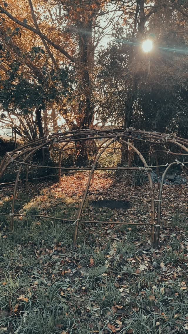 Today I want to thank my husband, lover, and friend Josse @eetbaarlandschap - for holding space so powerfully this week, through your temazcal and all our family adventures. My heart is full of gratitude for the wonderful man you are, and for the tenderness with which you guided our oldest son - who just turned seven. I love you. ๐ซถ๐ผ
The next temazcal will be on 7th December 2025, held in the sheltered orchard of De Droomgaard in Broechem - to pray, to give thanks, to celebrate, to remember, and to sing together around the fire again. DM me for more info! ๐ฟ๐ฅ #temazcal #dedroomgaard #pulsemovement