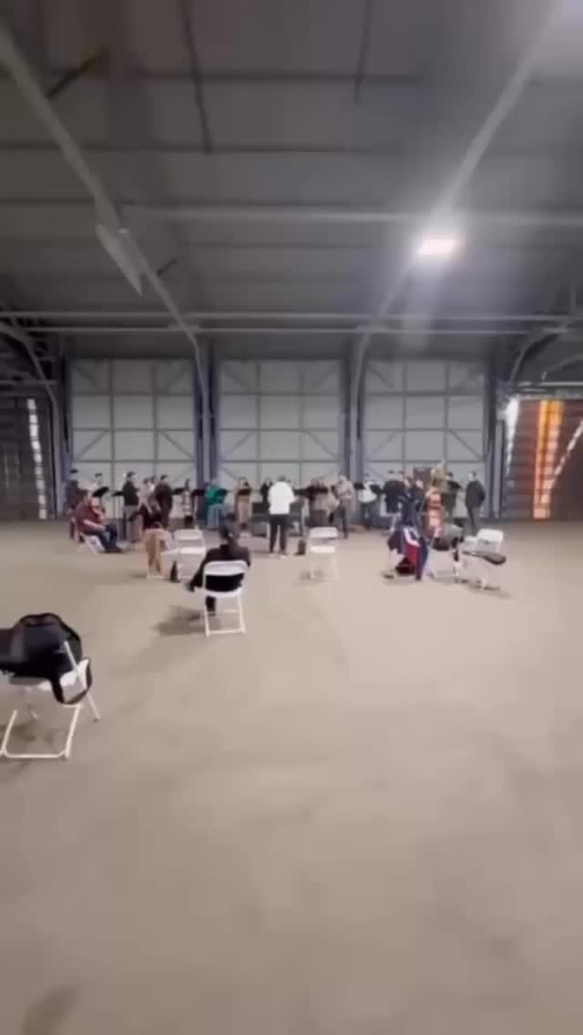 One year ago today I premiered the full, 3-movement version of “Song of the Sea” for Choir, Electric Guitar, Violin and Double Bass with @lachorallab as part of their epic LAND’S END concert. It’s truly one of the best works I’ve written, and performing it with LACL, conducted by @barakamay, was surreal. Here’s some nice footage from rehearsals and the concert (Movement 2). LINK TO FULL PERFORMANCE IN BIO. Their next concert, IN/HUMAN: Arrivals is on November 22 - just go!
.
.
.
#choir #electricguitar #newmusic #choralmusic #anniversary #1year #memories #composer