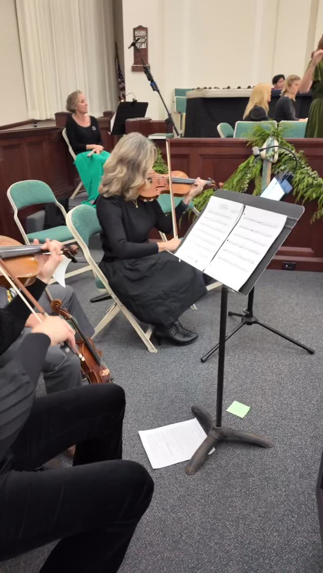🎄✨ Join us for our Annual Christmas Sing-Along!
📅 Dec 14 | ⏰ 6:30–7:30 pm
📍 310 Avenida Vista Montana, San Clemente
Come soak in the Christmas spirit with traditional carols, refreshments, and the All American Boys Choir. Dress is “come as you are.” Bring your family & friends for a festive, memorable evening! ❤️🎶