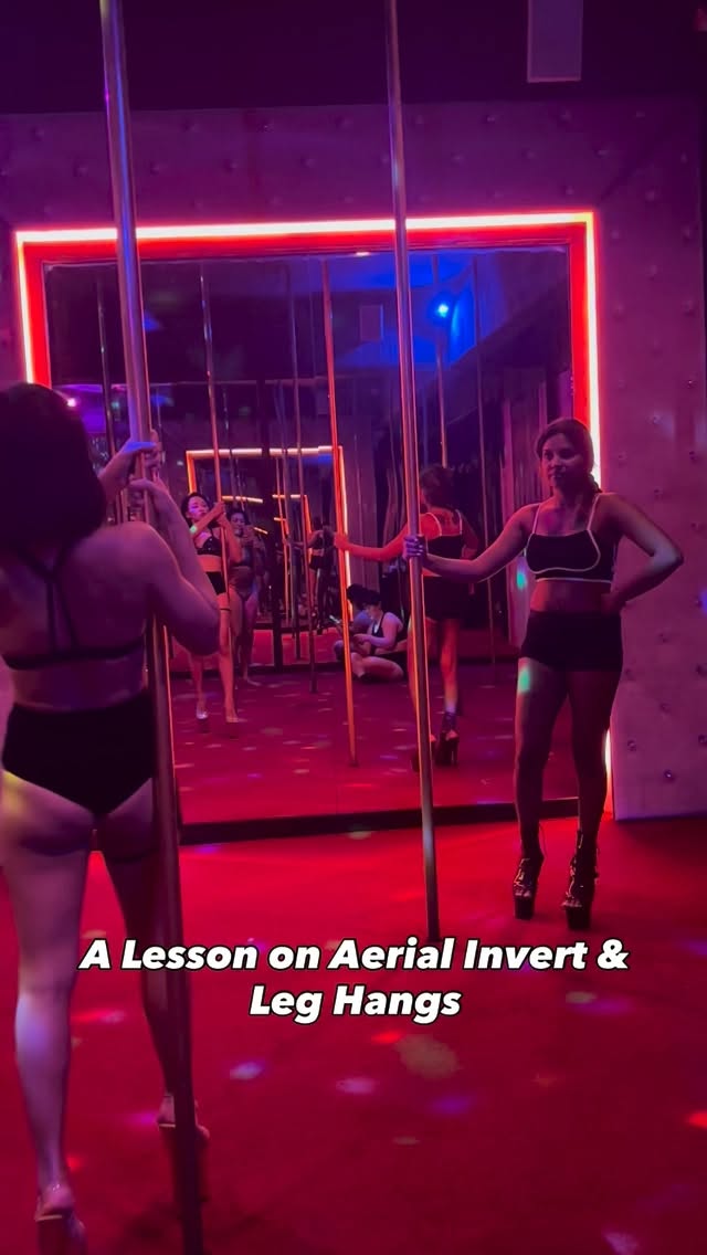This is how we #teach ✨but more importantlly, how YOU learn⭐️
#bobbisstyle #leghangs #poledance @quynhdinh1008