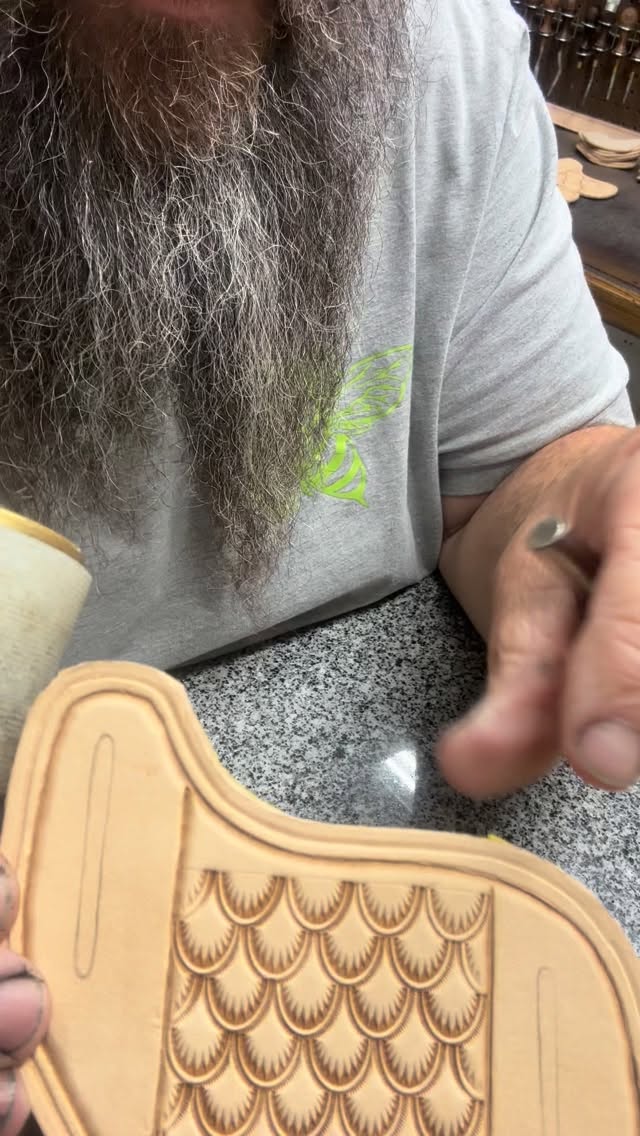 Leather shit: stamp fading. My amazing friends Jon & Cindy (of San Rafael Works) freely shared this trick with me. So I’m sharing it with you, for the exact same price.
#Faded #TipsAndTricks #ShareTheKnowledge #PassItOn