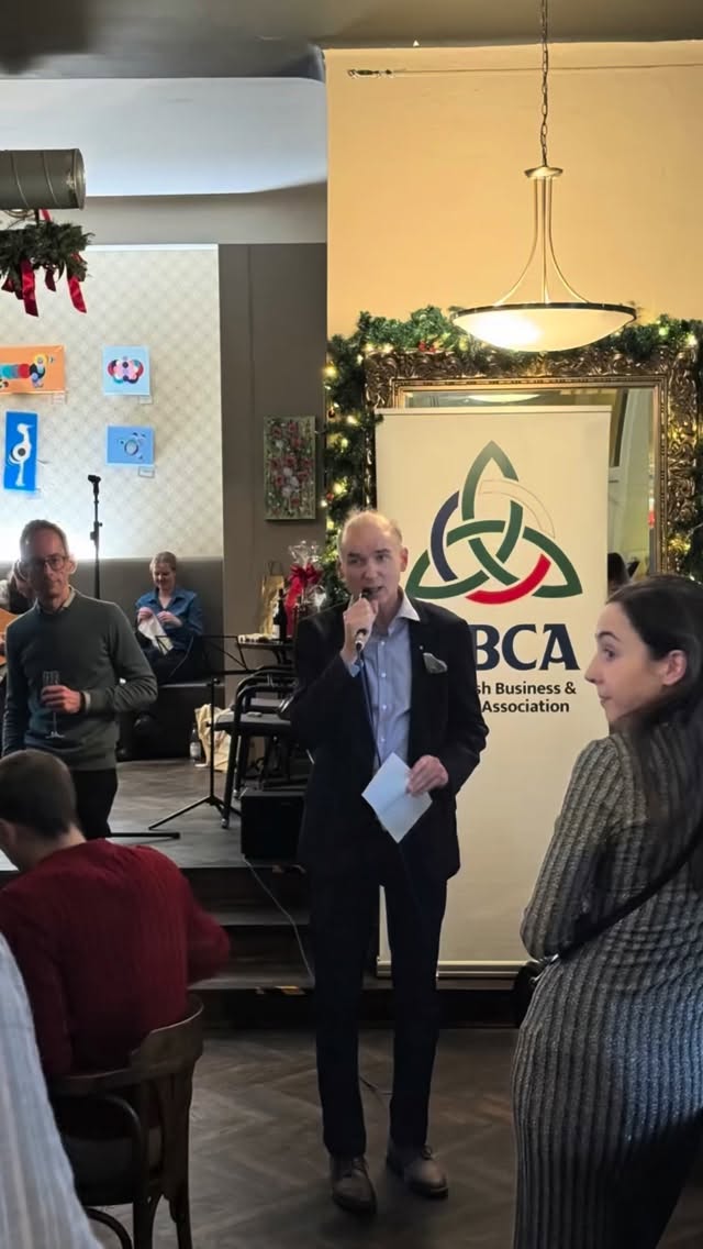 A magical night at Café Pointa! 🎄✨ Our 2025 CIBCA Christmas Dinner was filled with the best kind of Irish Christmas spirit. ☘️
From the incredible traditional spread to the lively tunes by Emil Ryumkin & Elizabeth Verner and a stunning performance by Simply dance, it was a night to remember.
As organizers, we’re so proud to share that together we raised 20,800 Kč for our young dancers heading to the World Irish Dance Championships in Chicago! 💃🌍
Huge thanks to His Excellency Ambassador Alan Gibbons and everyone who joined us. See you in 2026! 🇮🇪🤝🇨🇿