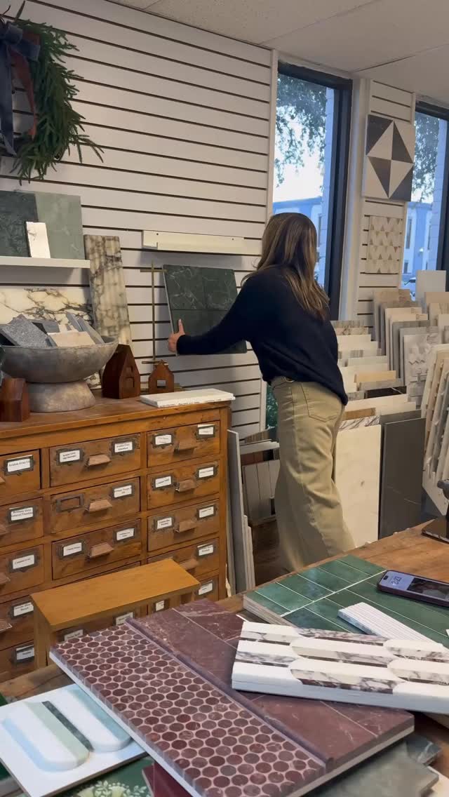 Our feature wall is holiday-ready! 💚🎄❤️
Come see it for yourself at our showroom M-F 9-4!