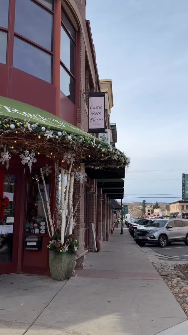 Downtown Castle Rock is ready for Small Business Saturday…the only thing missing you YOU ✨
Shops are decorated, stocked and employed for a full day of holiday shopping. 🛍️
We’ll meet you in Downtown Castle Rock! ❤️💚🤍
#downtowncastlerock #castlerockcolorado #smallbusinesssaturday #shopcastlerock #crco