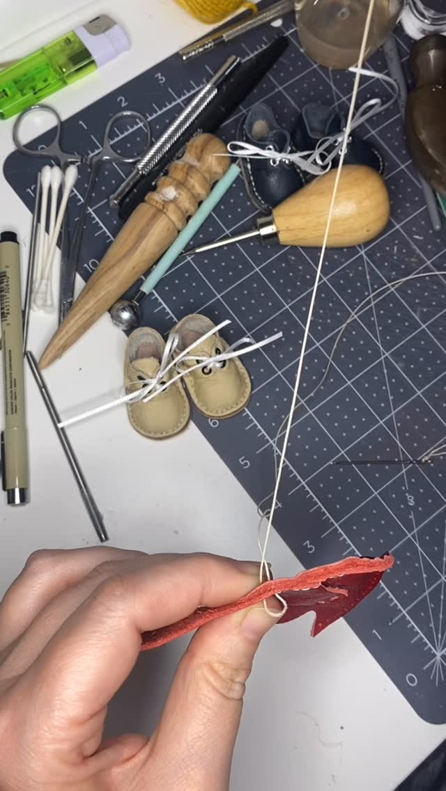 Still working on shoes, they fit both M-dolls and the new dolls Bunny. More info soon. #lindamacariodolls #dollmaking #artdolls